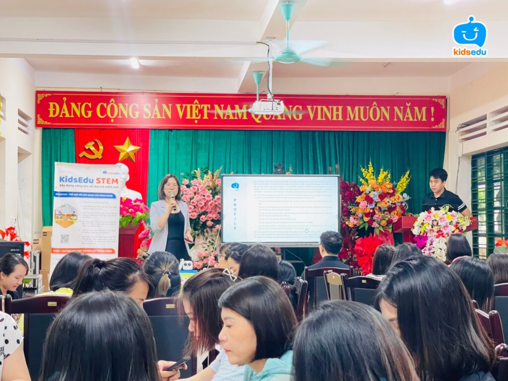 Hội thảo chương trình KidsEdu STEM - Robotics tại TP Lào Cai