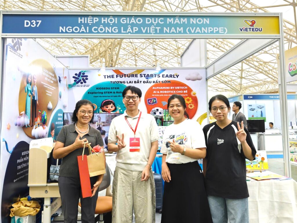 Gian hàng D37 của Hiệp hội Giáo dục Mầm non ngoài công lập Việt Nam